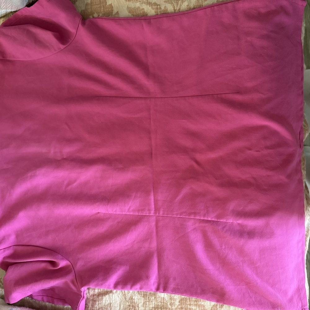 Figs Pink Scrub Top And Joggers. Joggers Size Medium Top Size Large - Picture 5 of 5